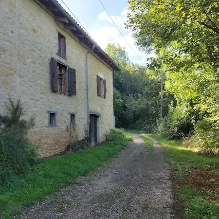 La Ferme Biscot Charme Et Nature A 45 Minutes De Lyon